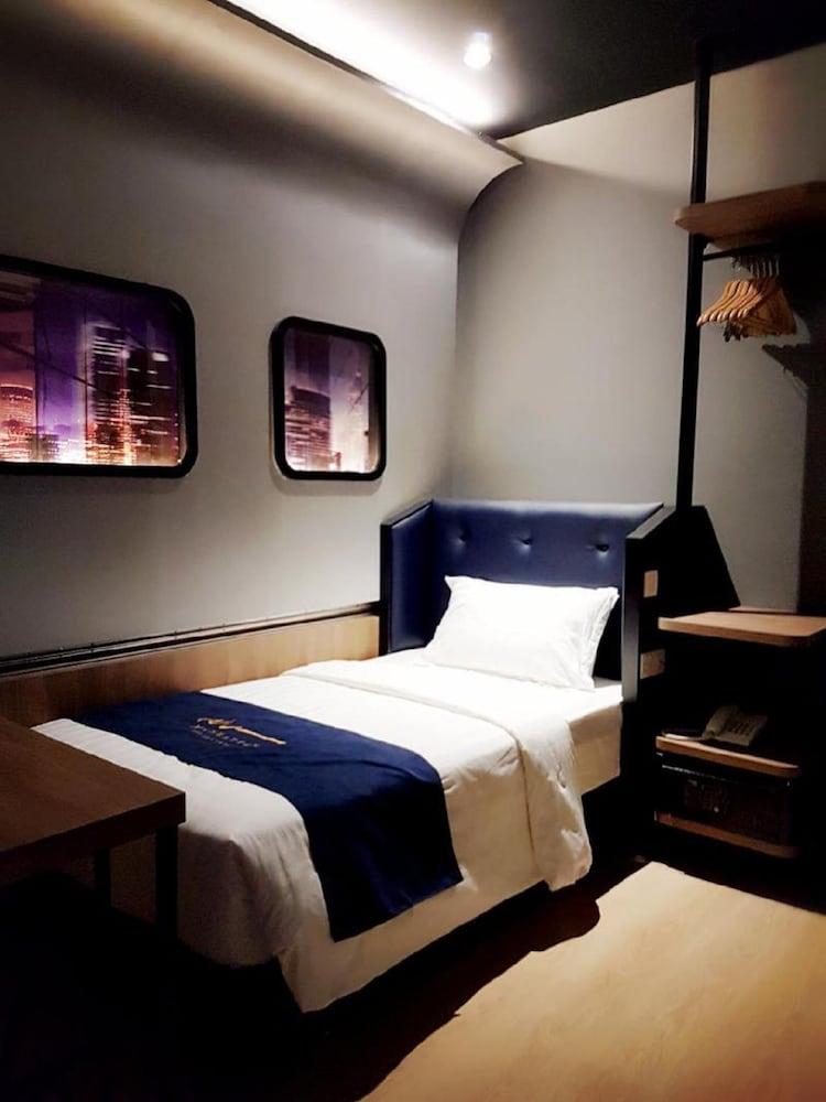 Manhattan Business Hotel Ttdi Kuala Lumpur Exteriör bild