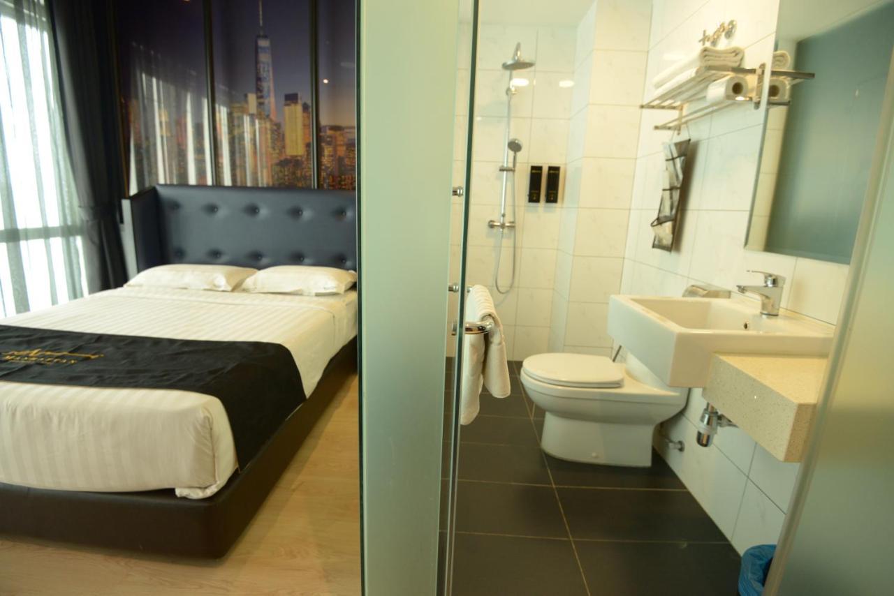 Manhattan Business Hotel Ttdi Kuala Lumpur Exteriör bild