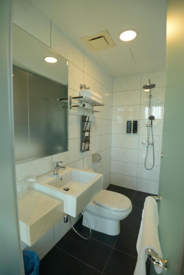 Manhattan Business Hotel Ttdi Kuala Lumpur Exteriör bild